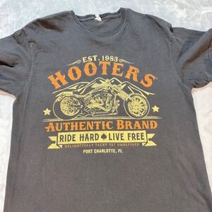 Hooters Authentic Brand Mens T Shirt Graphic Motorcycle Ride Hard Live Free‎ XL